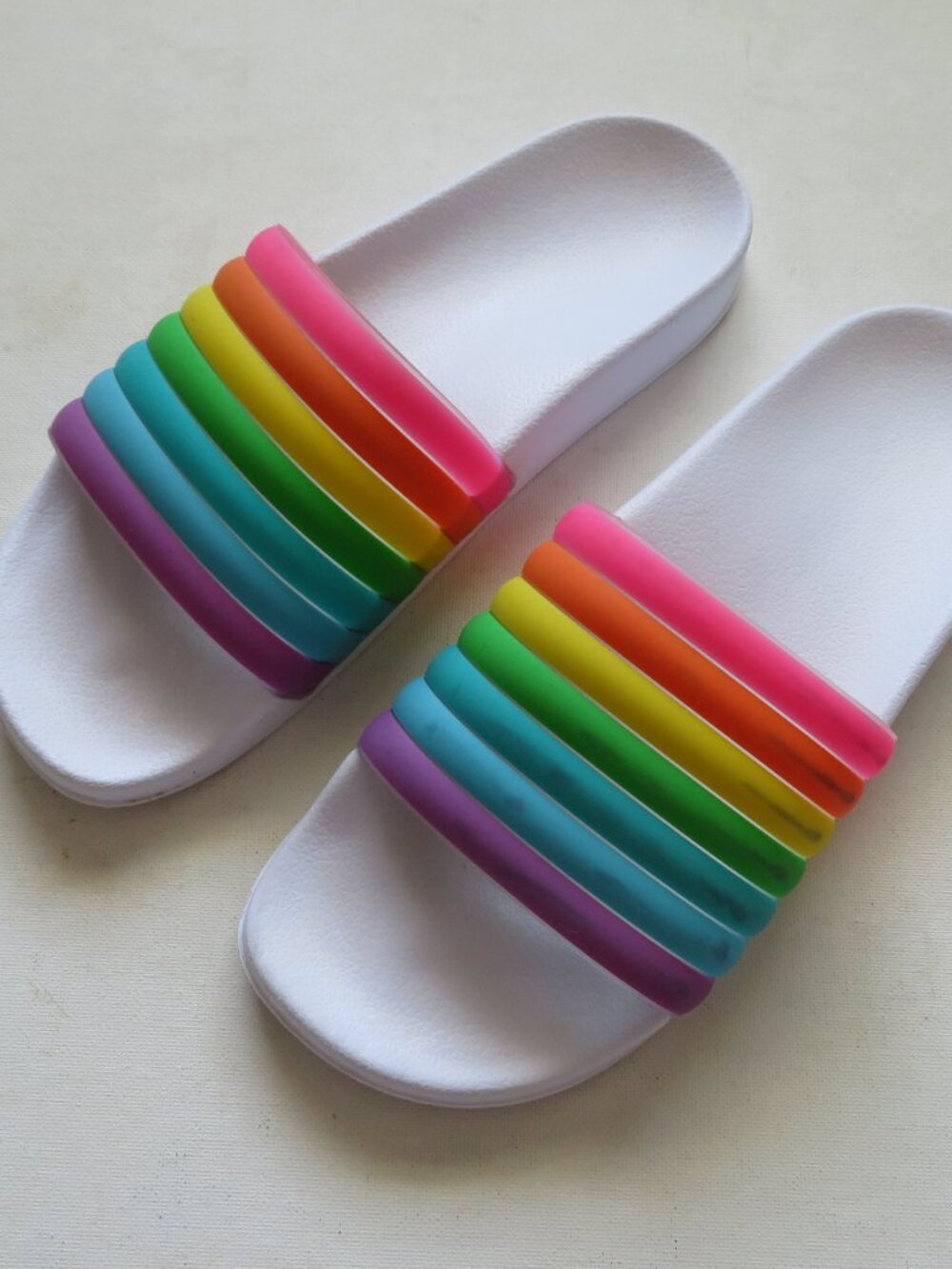 Rainbow Striped Slide Sandals Size Women's 7-8 - Picture 2 of 7
